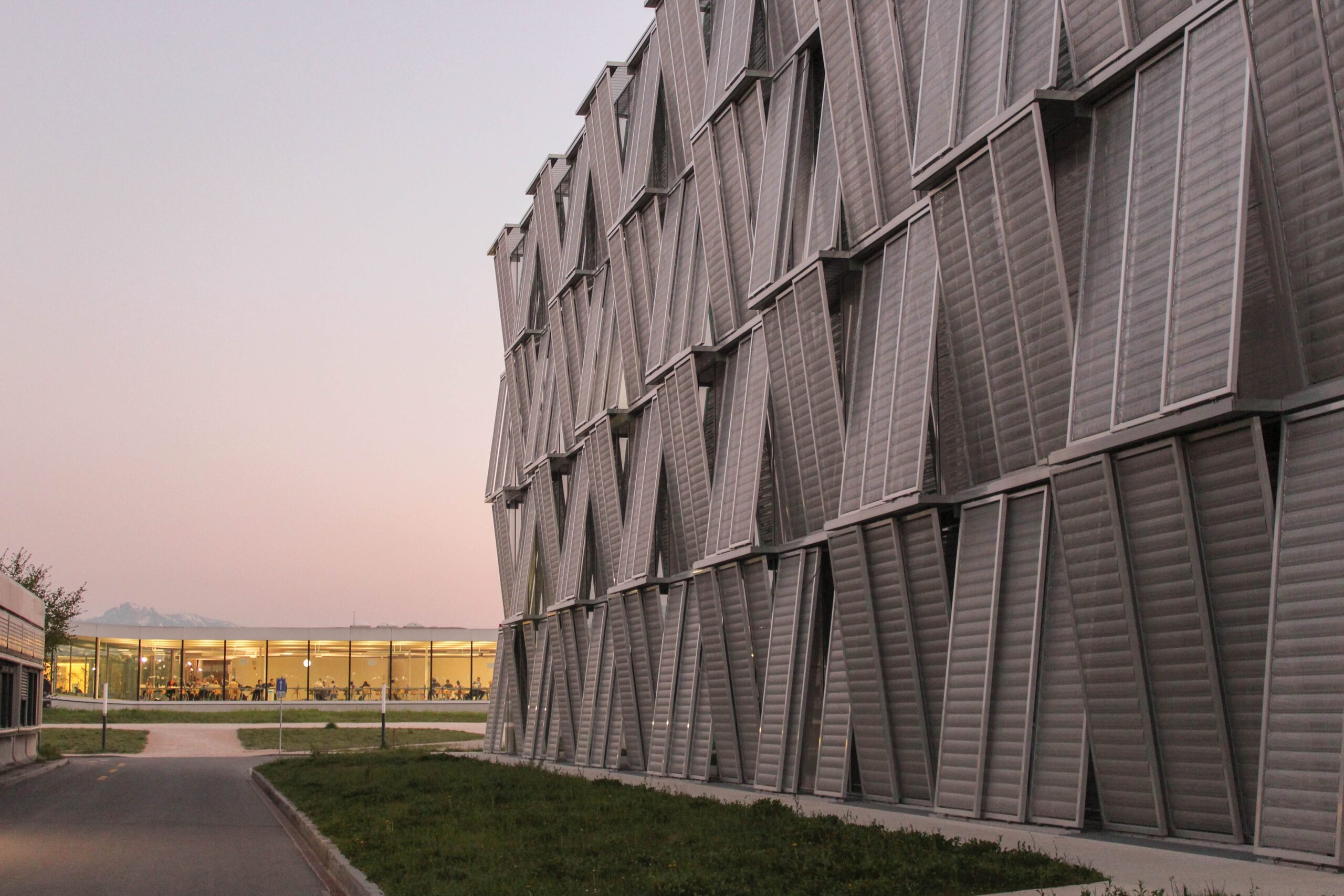 EPFL und CSEM gründen Forschungs­zentrum für Mikro­fabrikation