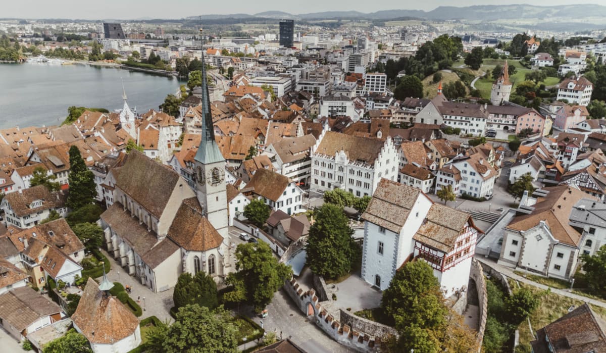 Kanton Zug startet «E-Einbürgerung»