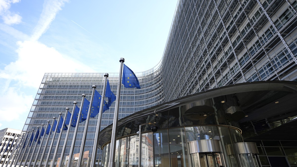 EU-Kommission verhängt 700 Millionen Euro Strafe für Apple und Meta